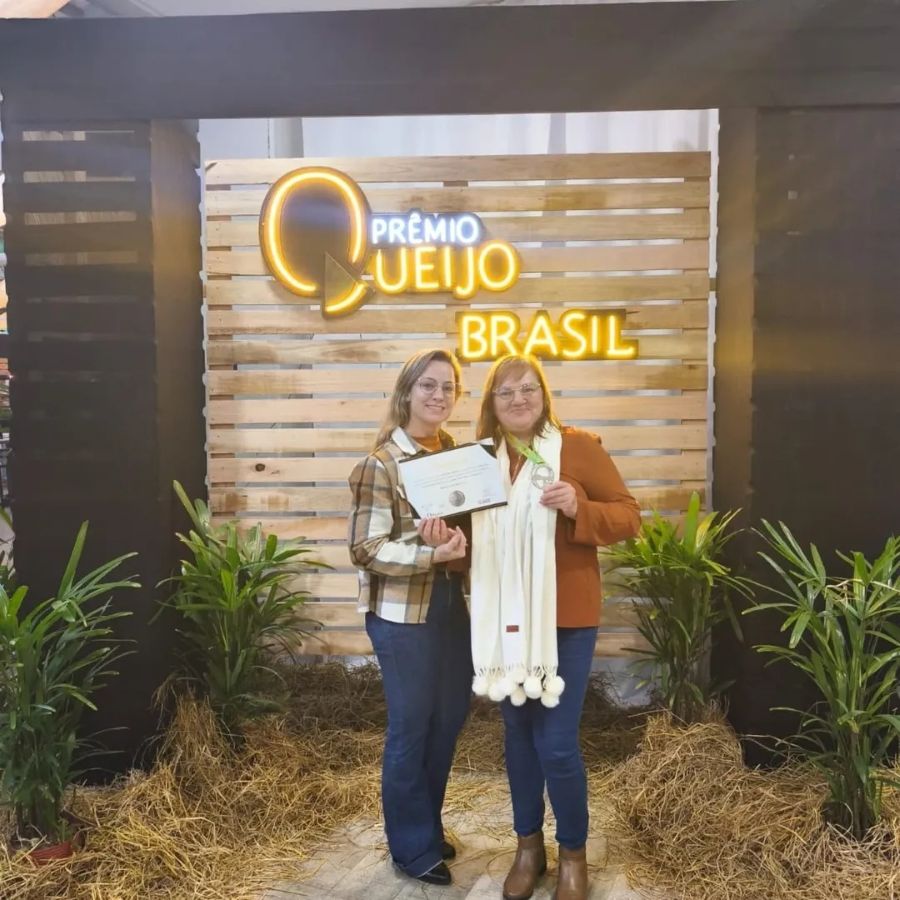 Com apoio do Senar/MS, Silvana formaliza o queijo “único no mundo” criado pelo pai
